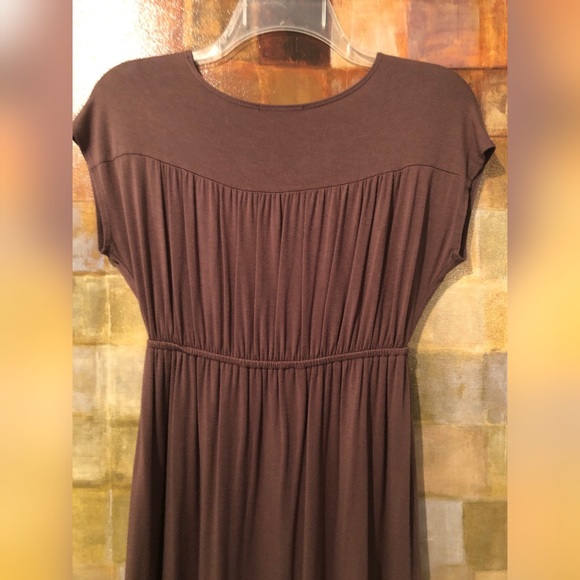 MAI TAI SS Brown Pleated V-Neck Dress Empire Waist - Picture 4 of 6